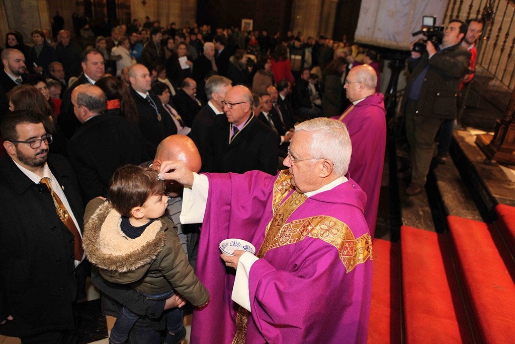 Miércoles de ceniza en la catedral de Jaén