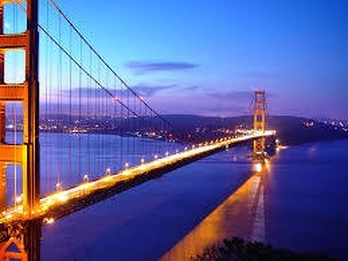 10. Puente Golden Gate. Uno de los lugares más emblemáticos de San Francisco y que debes recorrer a pie, en bici o en coche para disfrutar sus increíbles vistas