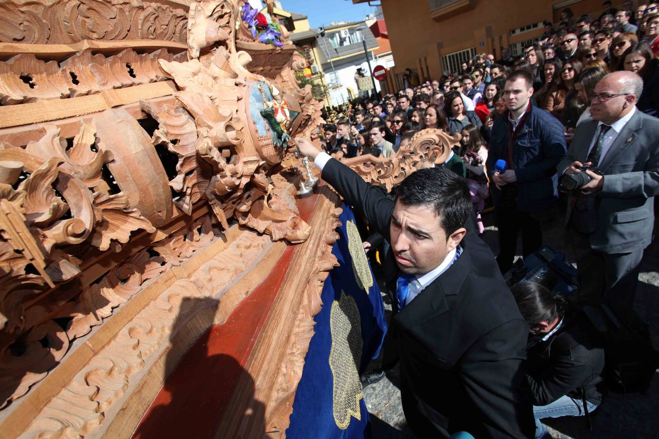 &#039;La Borriquilla&#039; se lució rodeada de luz
