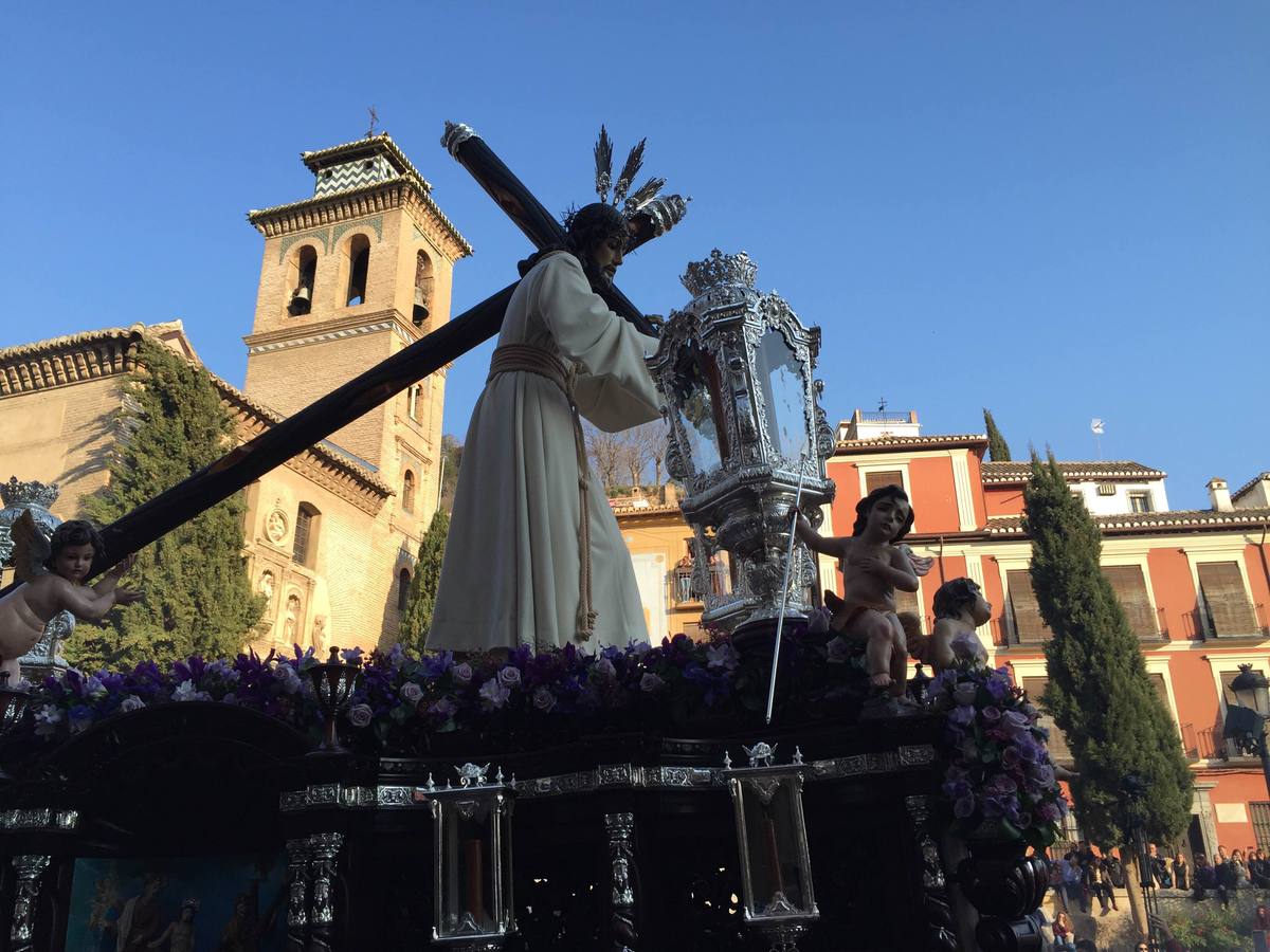 Jueves Santo pleno en Granada