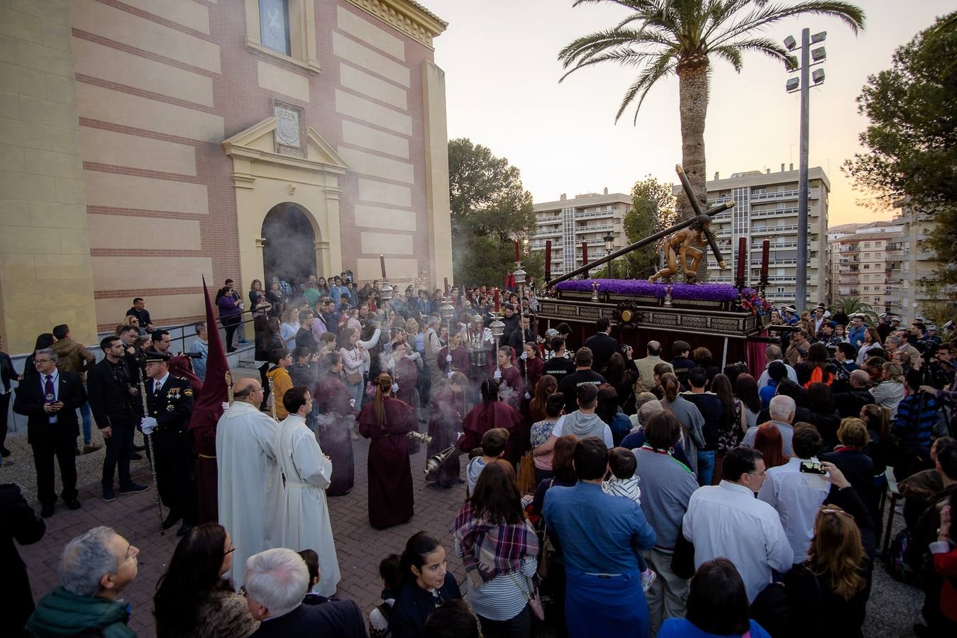 La Pasión, el Nazareno y la Esperanza recorren Motril