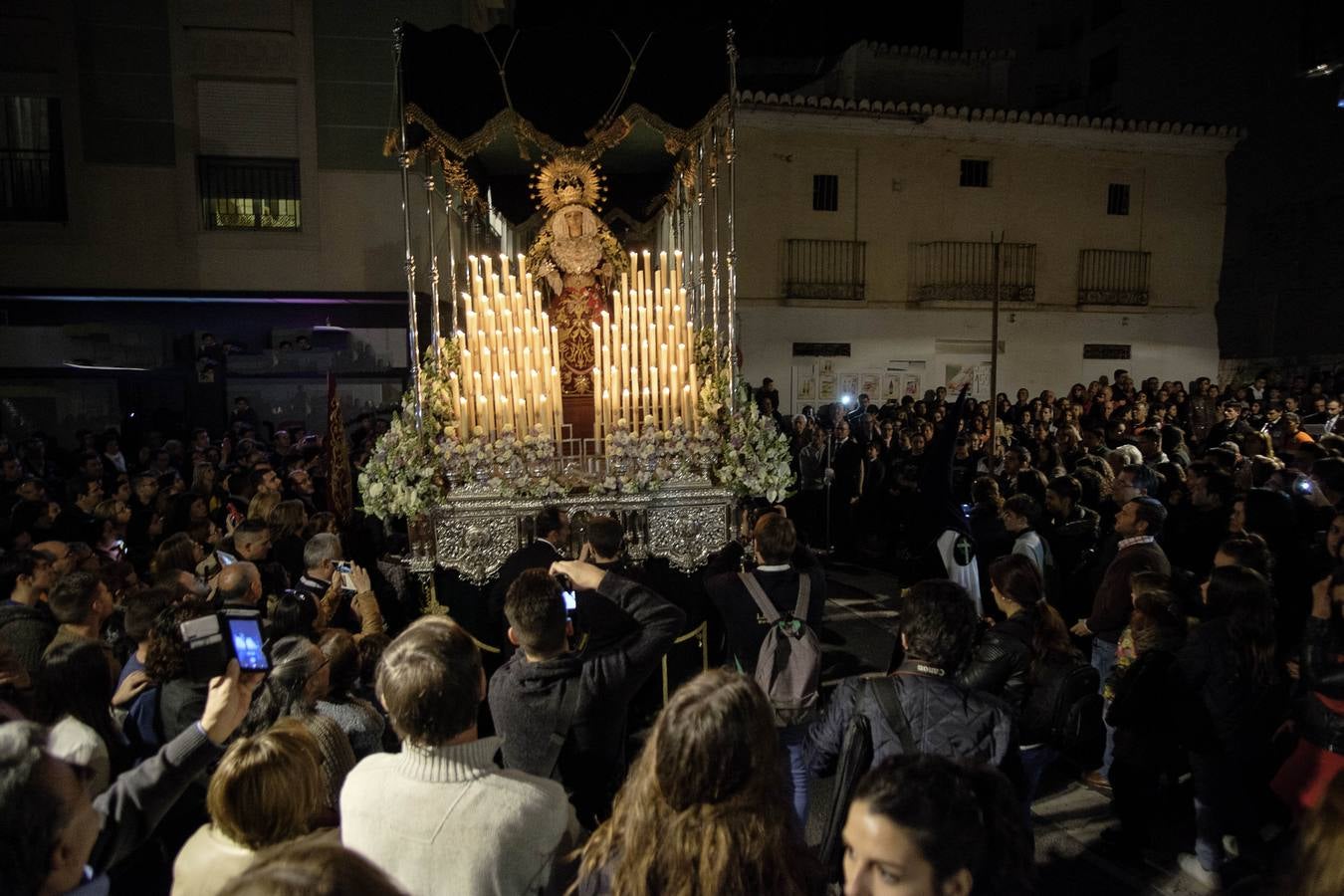 La Pasión, el Nazareno y la Esperanza recorren Motril