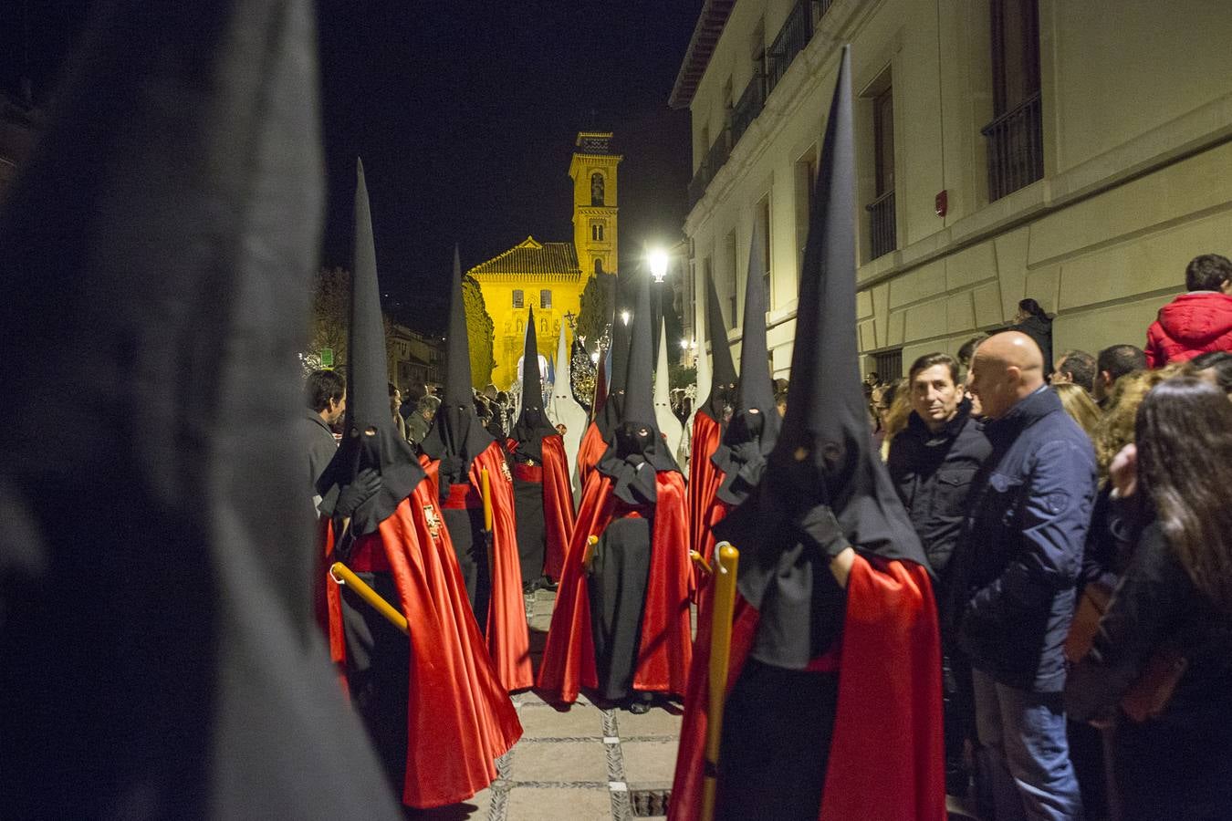 La procesión oficial