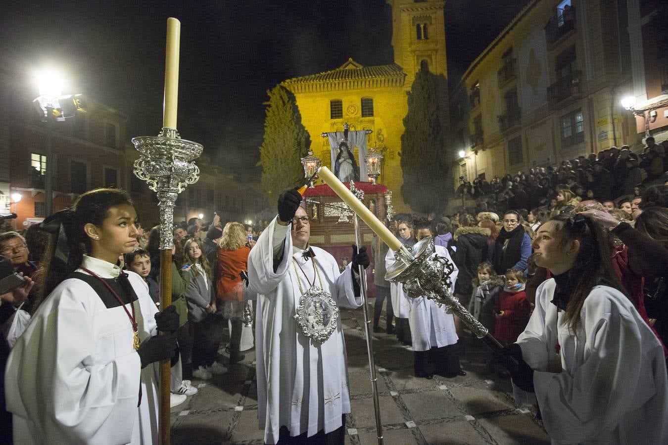 La procesión oficial