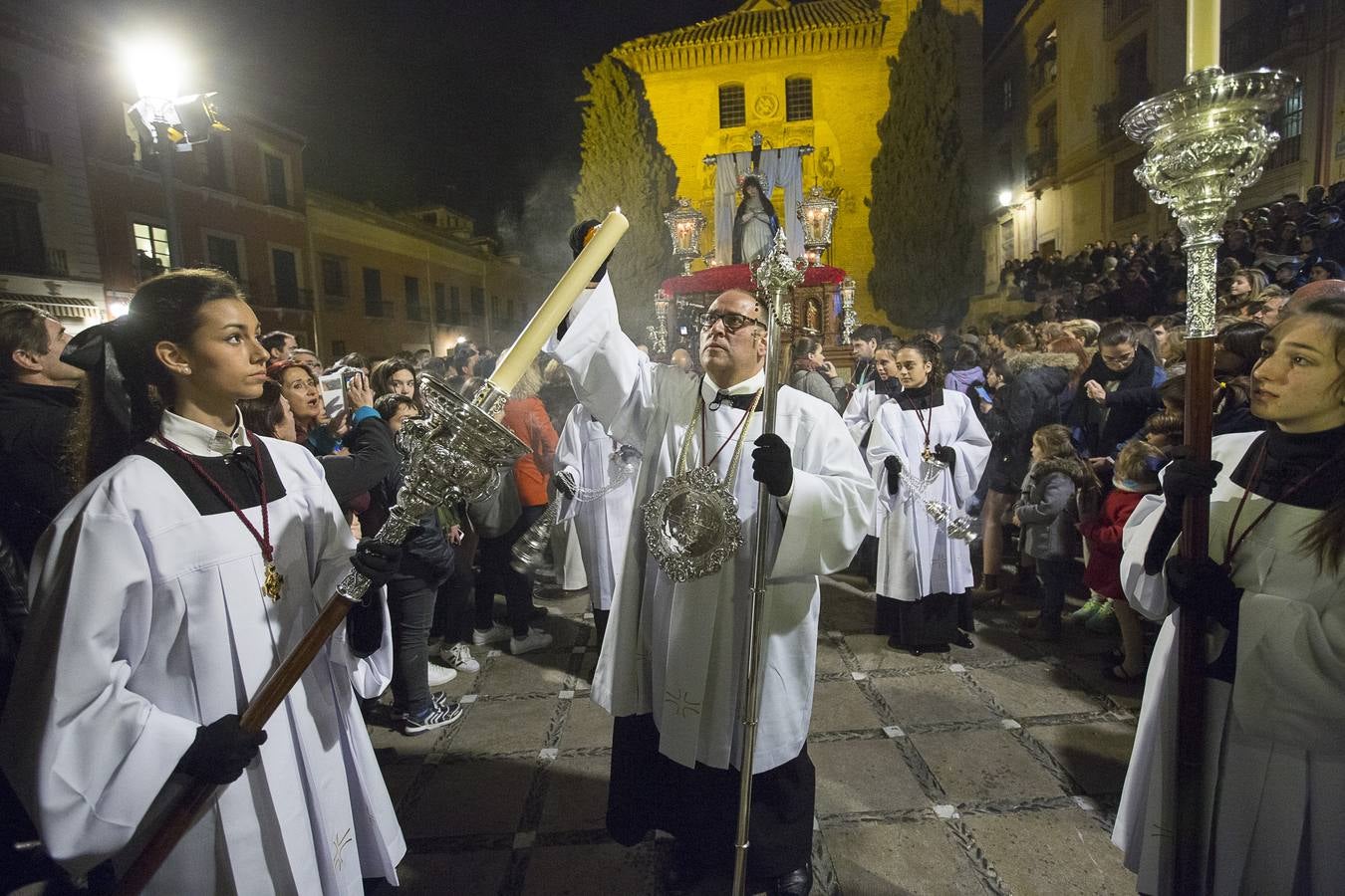 La procesión oficial