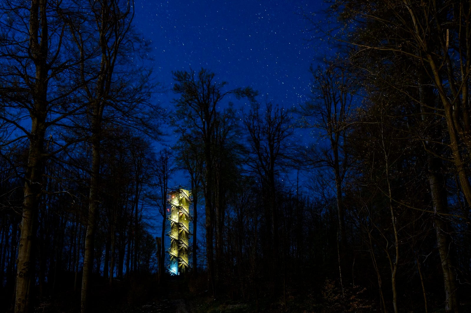 Torre de vigilancia Galya en Galyateto, Hungría, la torre ha ganado hoy uno de los premios "Architizer A+", considerado como los premios Oscar de la arquitectura y que escoge las mejores muestras arquitectónicas mundiales.