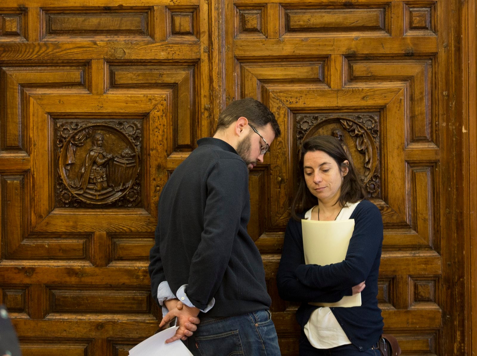 Las imágenes clave de la triple dimisión