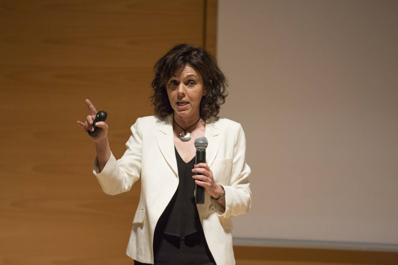 Foro de Salud de IDEAL, una puerta abierta para superar la enfermedad