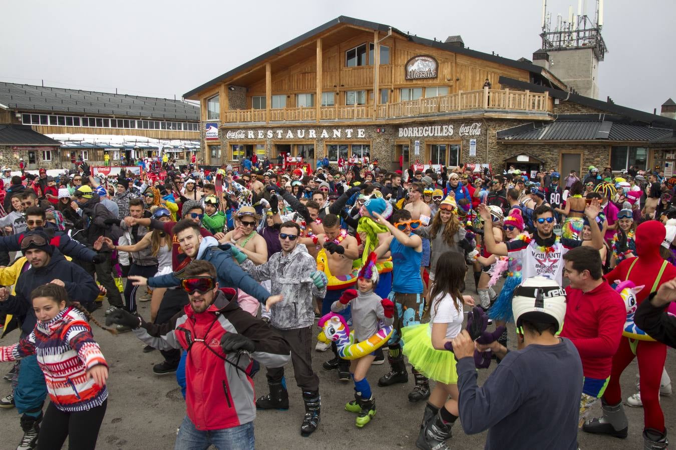 ¿Quién dijo frío? ¡En bañador por la Sierra!