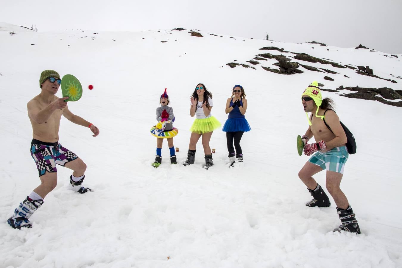 ¿Quién dijo frío? ¡En bañador por la Sierra!