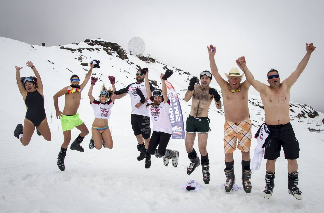 ¿Quién dijo frío? ¡En bañador por la Sierra!