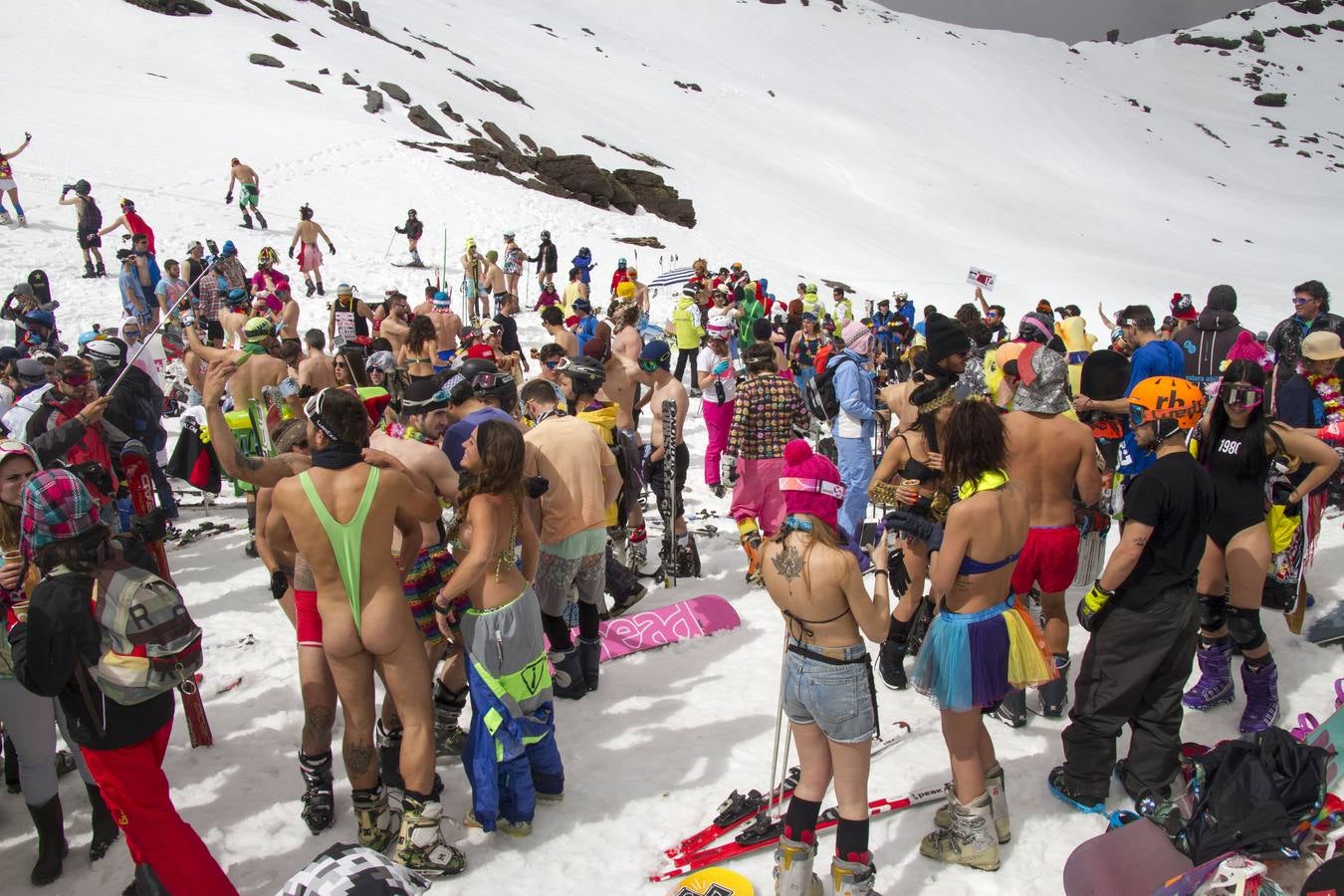¿Quién dijo frío? ¡En bañador por la Sierra!