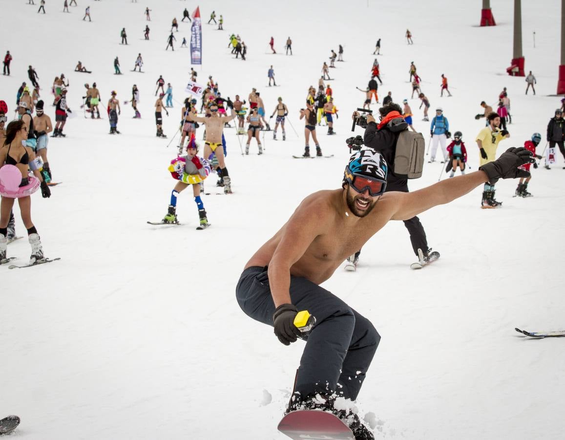 ¿Quién dijo frío? ¡En bañador por la Sierra!
