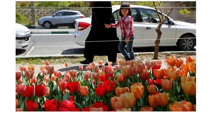 Planta cada año 30.000 tulipanes para recordar a su madre fallecida