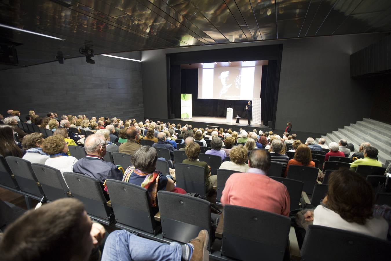 Con 68 euros al mes por paciente la cirugía protésica devuelve la calidad de vida