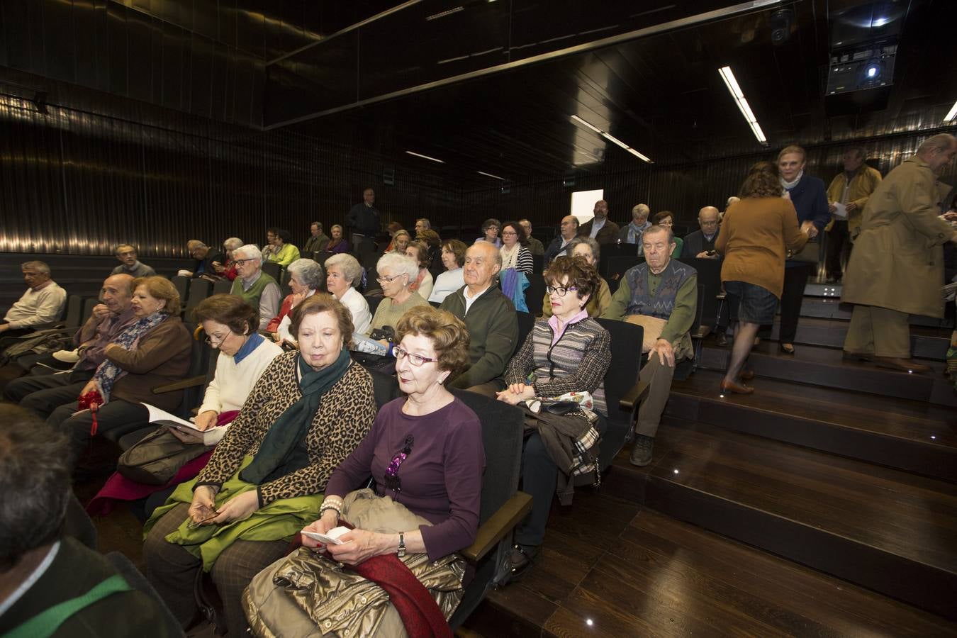 Con 68 euros al mes por paciente la cirugía protésica devuelve la calidad de vida