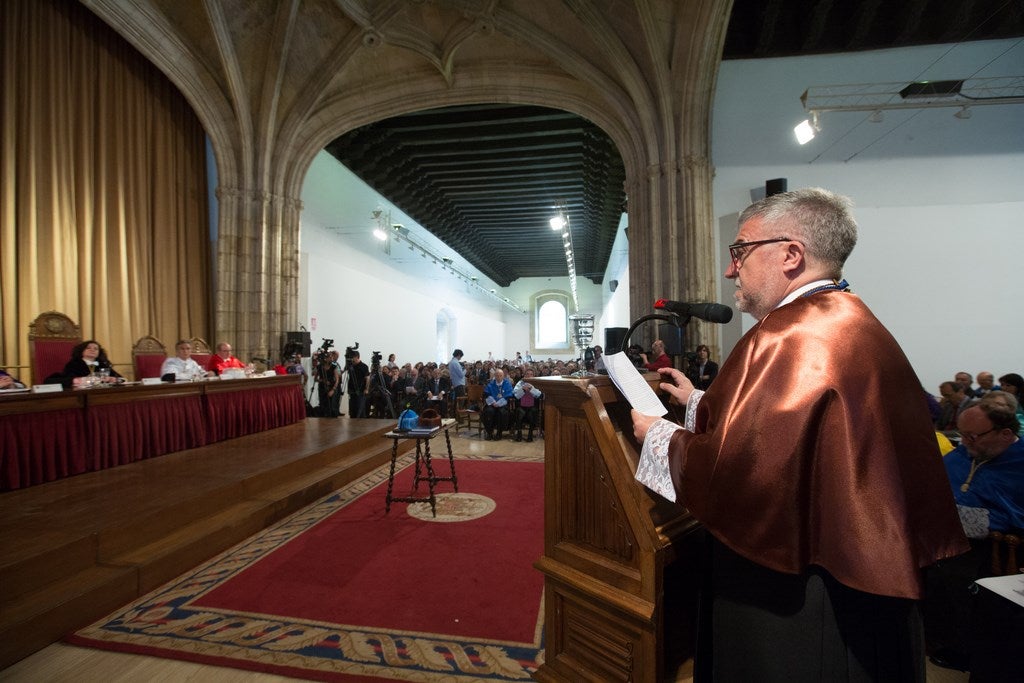 Miguel Ríos reivindica el papel de la universidad para formar ciudadanos críticos