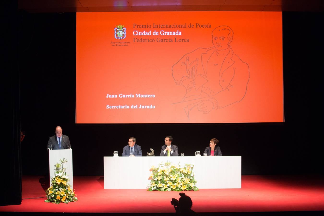 Rafael Cadenas recibe el Premio Lorca de poesía