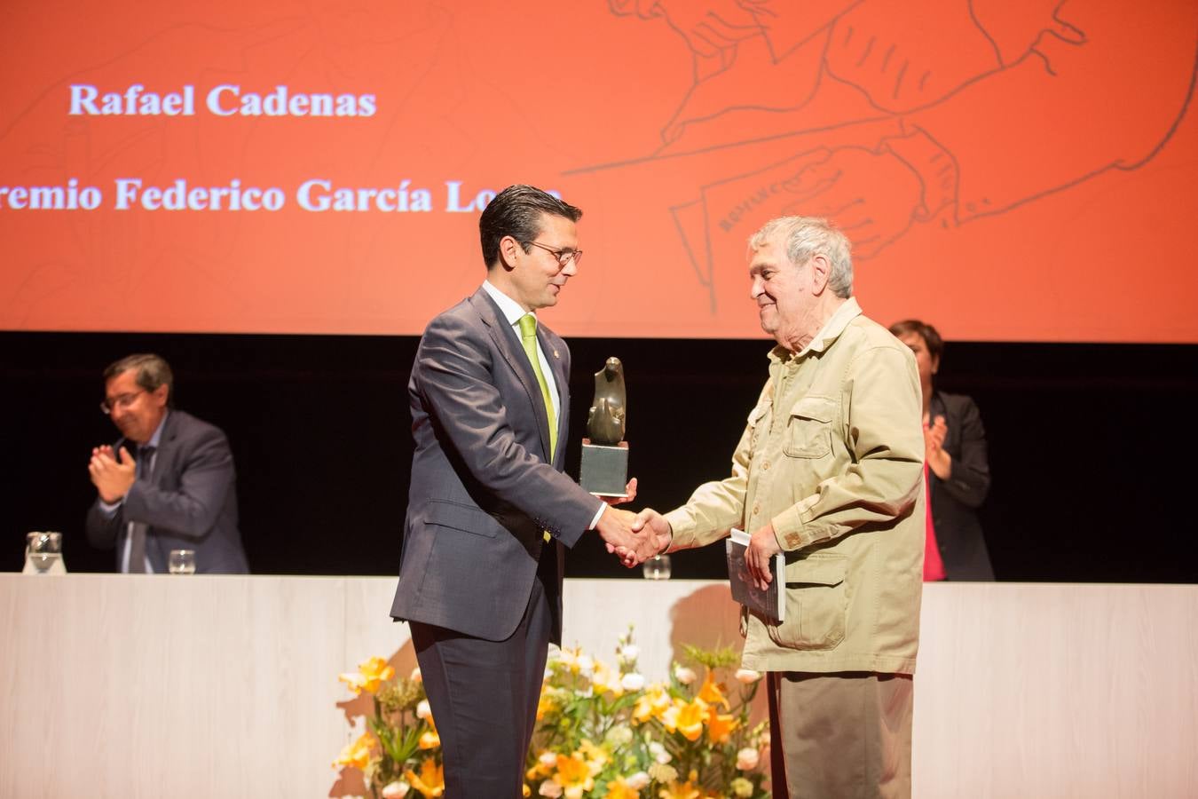 Rafael Cadenas recibe el Premio Lorca de poesía