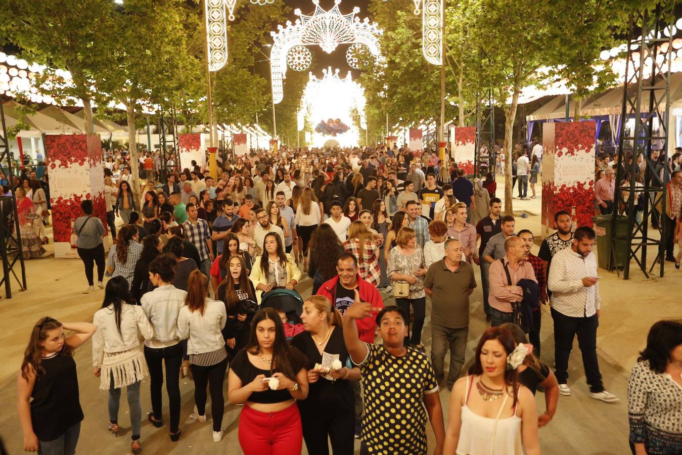 Granada enciende siete días de feria