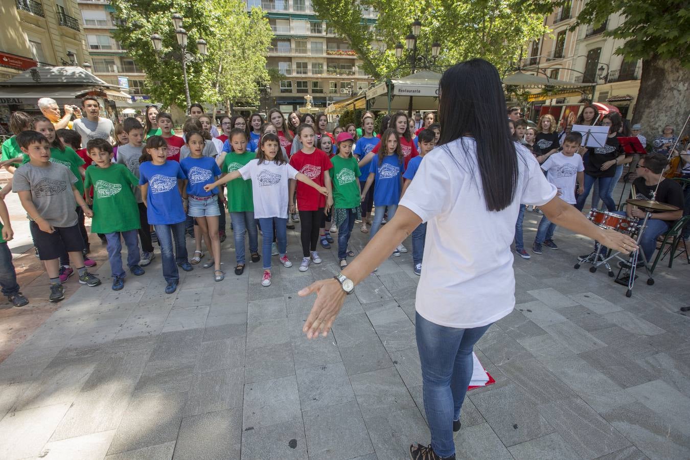 Con la música a otra plaza