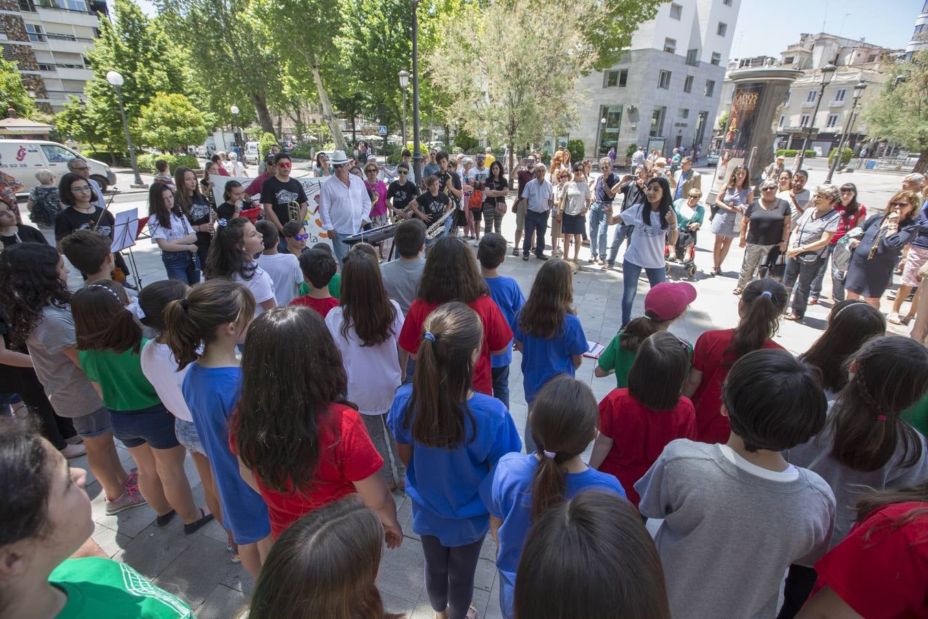 Con la música a otra plaza