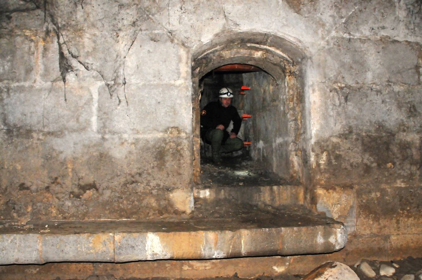 Confluencia de canalizaciones en el Puente del Baño de la Corona.