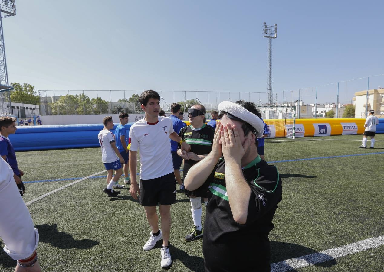 Lección magistral de la Selección Española de fútbol para ciegos en Maracena