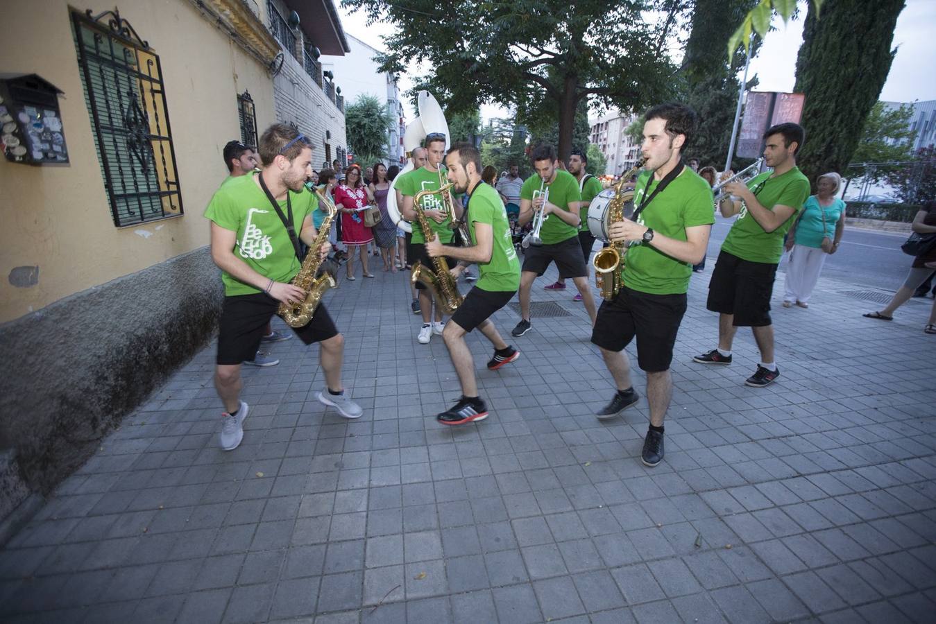 Más de 90 espectáculos toman la calle con el FEX