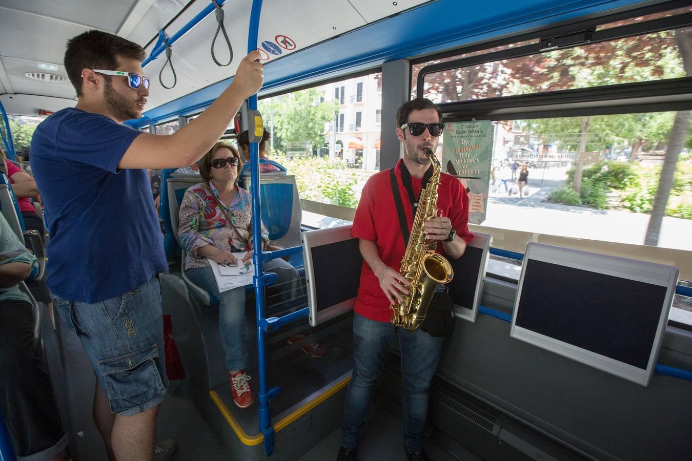 El FEX ya suena en los autobuses de Granada