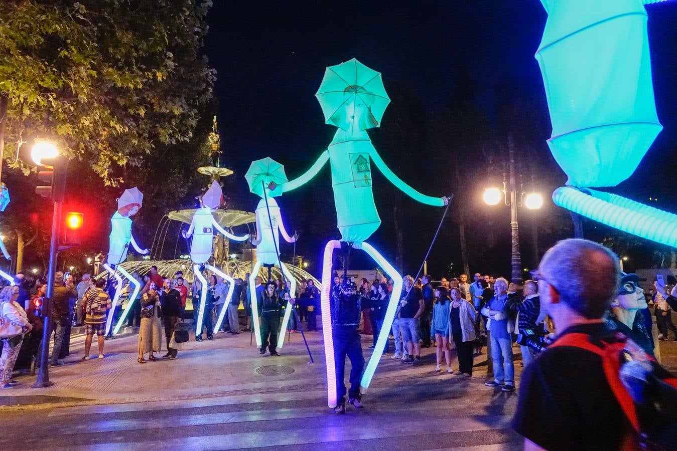 Gigantes de luz para iluminar el centro de Granada