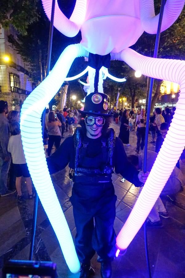 Gigantes de luz para iluminar el centro de Granada