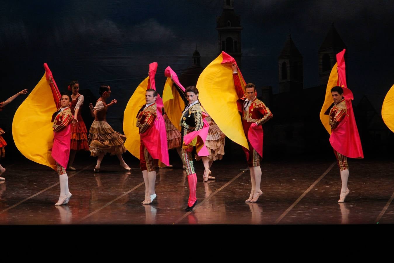 La Compañía Nacional de Danza deslumbra en el Festival