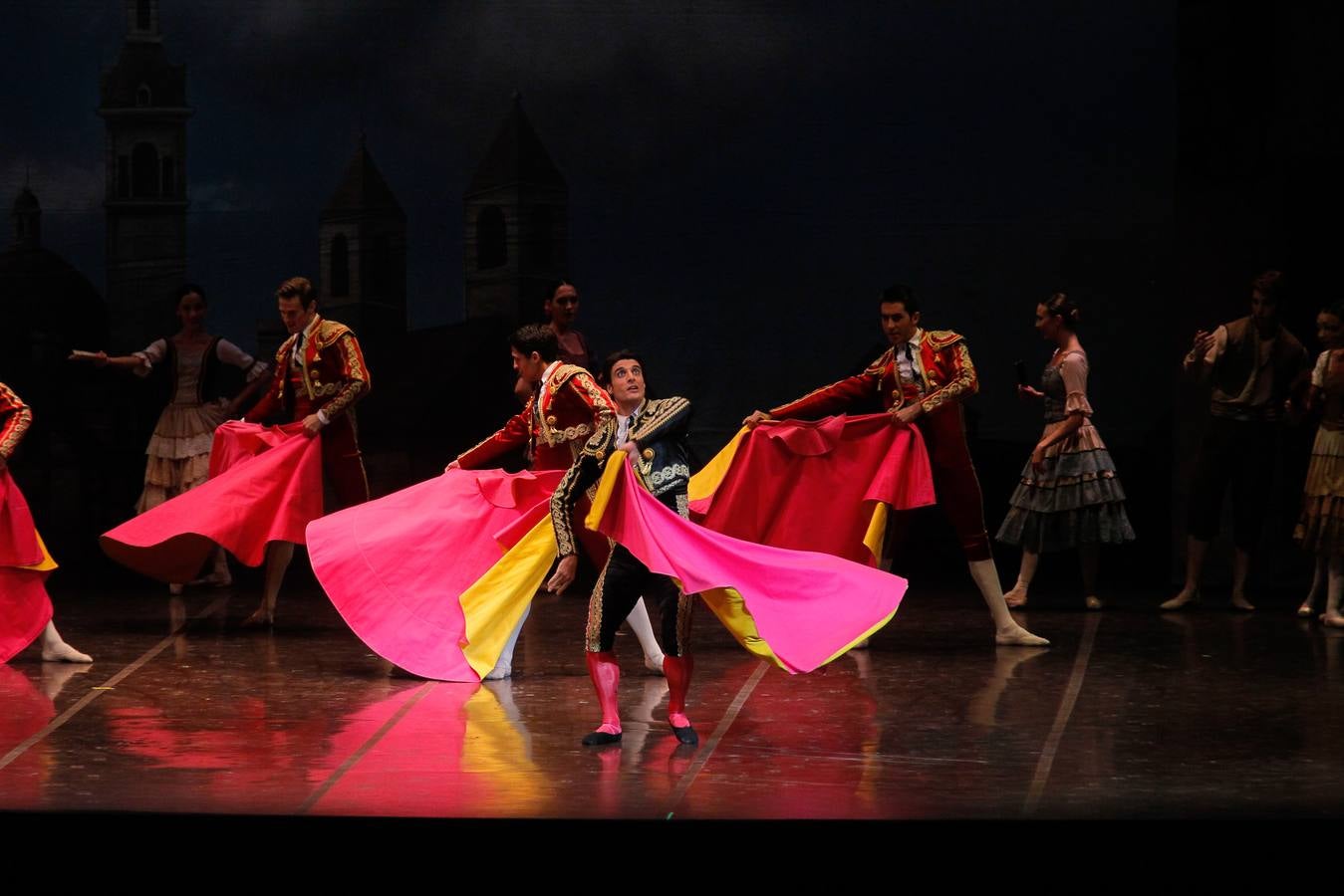 La Compañía Nacional de Danza deslumbra en el Festival