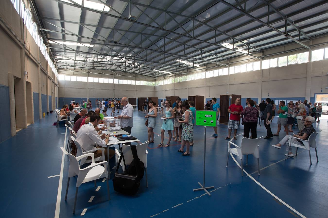 La jornada electoral en Granada, en imágenes