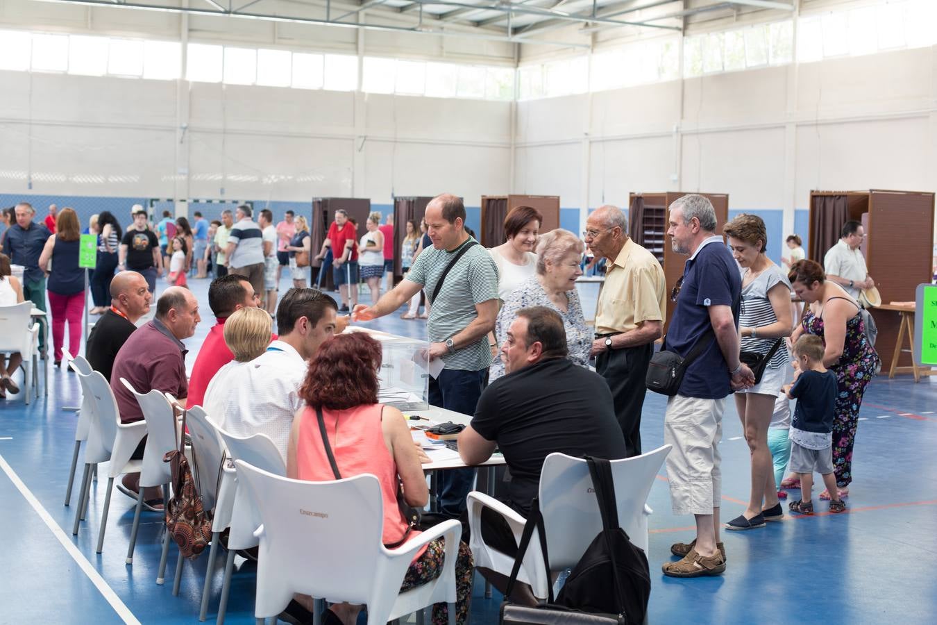 La jornada electoral en Granada, en imágenes