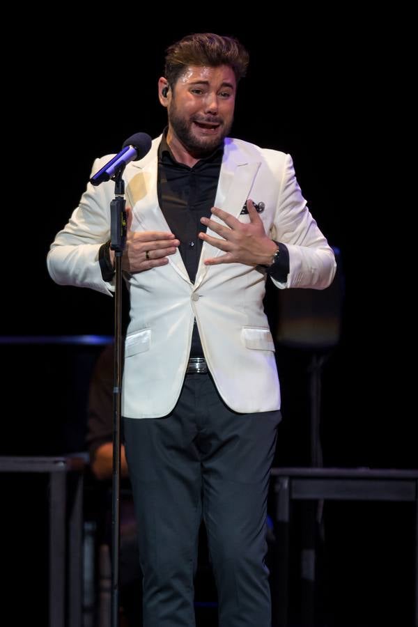 Miguel Poveda se hace granadino