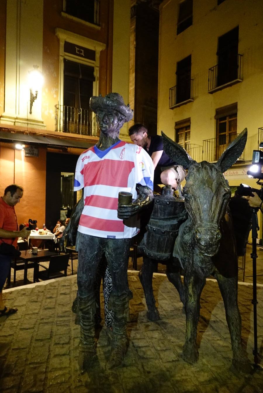 El Granada presenta su equipación &#039;a lo grande&#039;