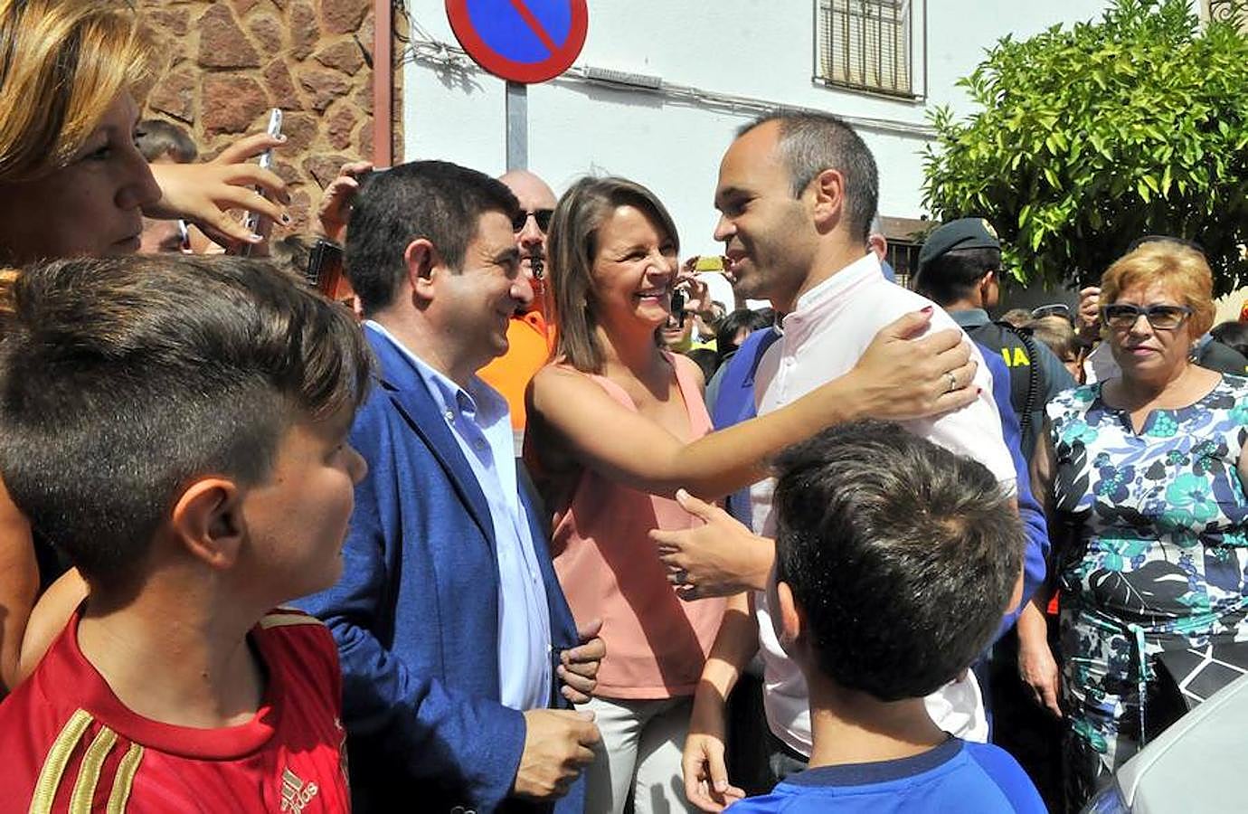 Iniesta, hijo adoptivo de Carboneros y colono de honor de Olavidia