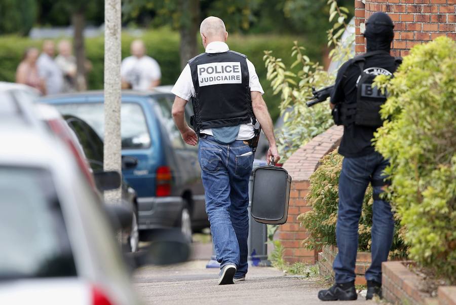 Sangriento asalto a una iglesia de Normandía