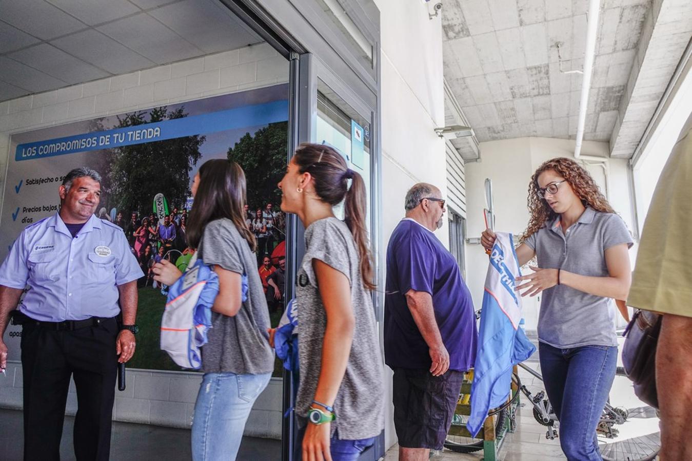 Una falsa amenaza de bomba obliga a desalojar el centro comercial Alameda