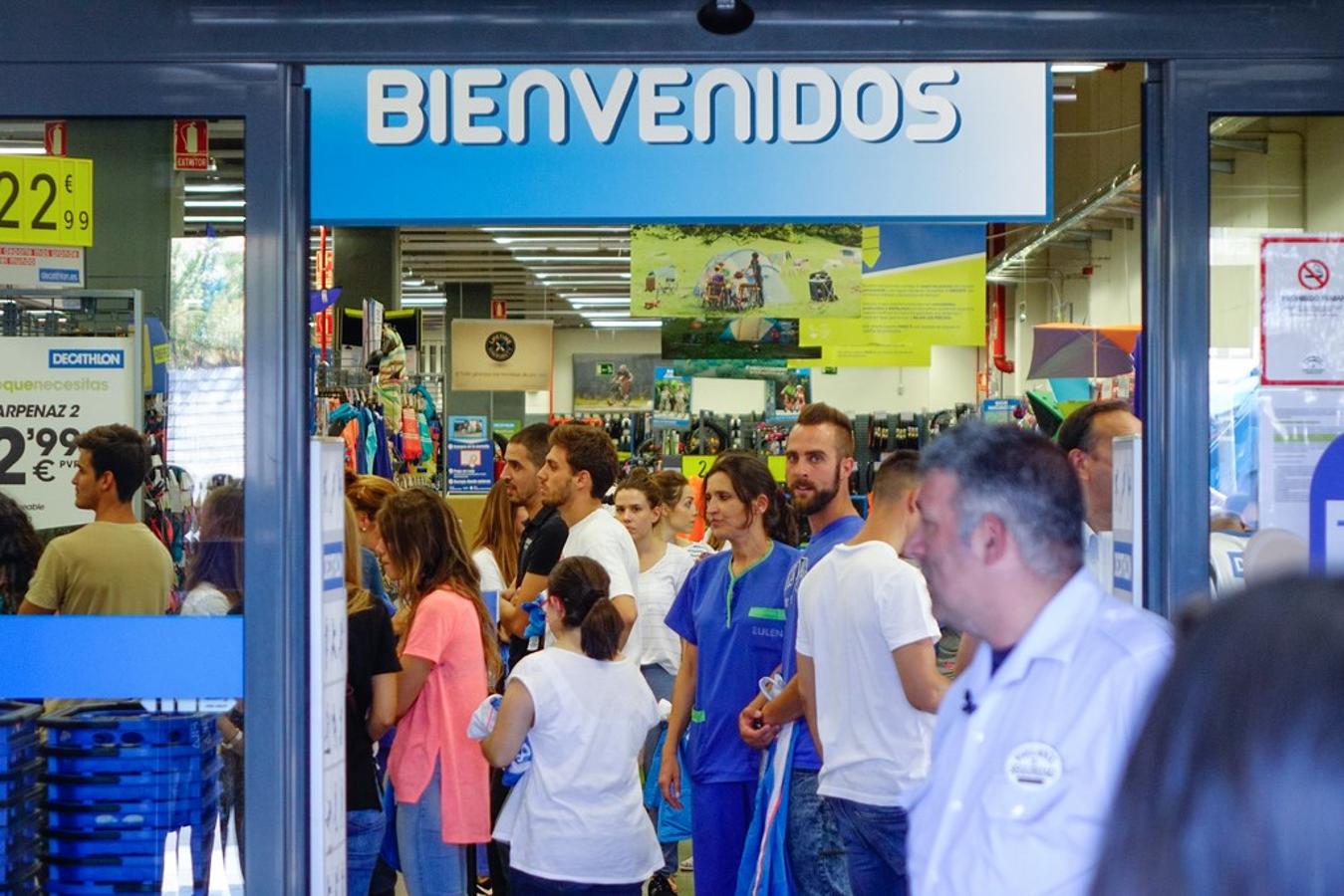 Una falsa amenaza de bomba obliga a desalojar el centro comercial Alameda