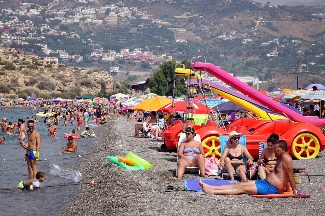 Las playas granadinas, a rebosar