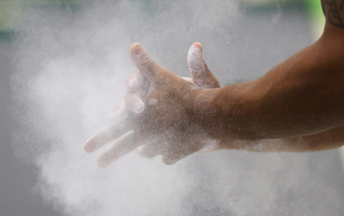 El gimnasta artístico español Rayderley Zapata durante un entrenamiento en el marco de los eventos de preparación para la gimnasia artística en los Juegos Olímpicos Río 2016.