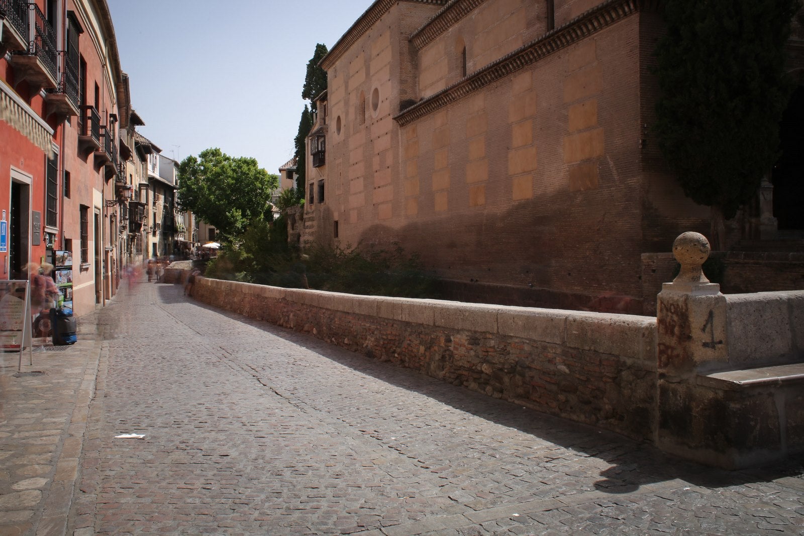 Granada se vacía en el puente de agosto