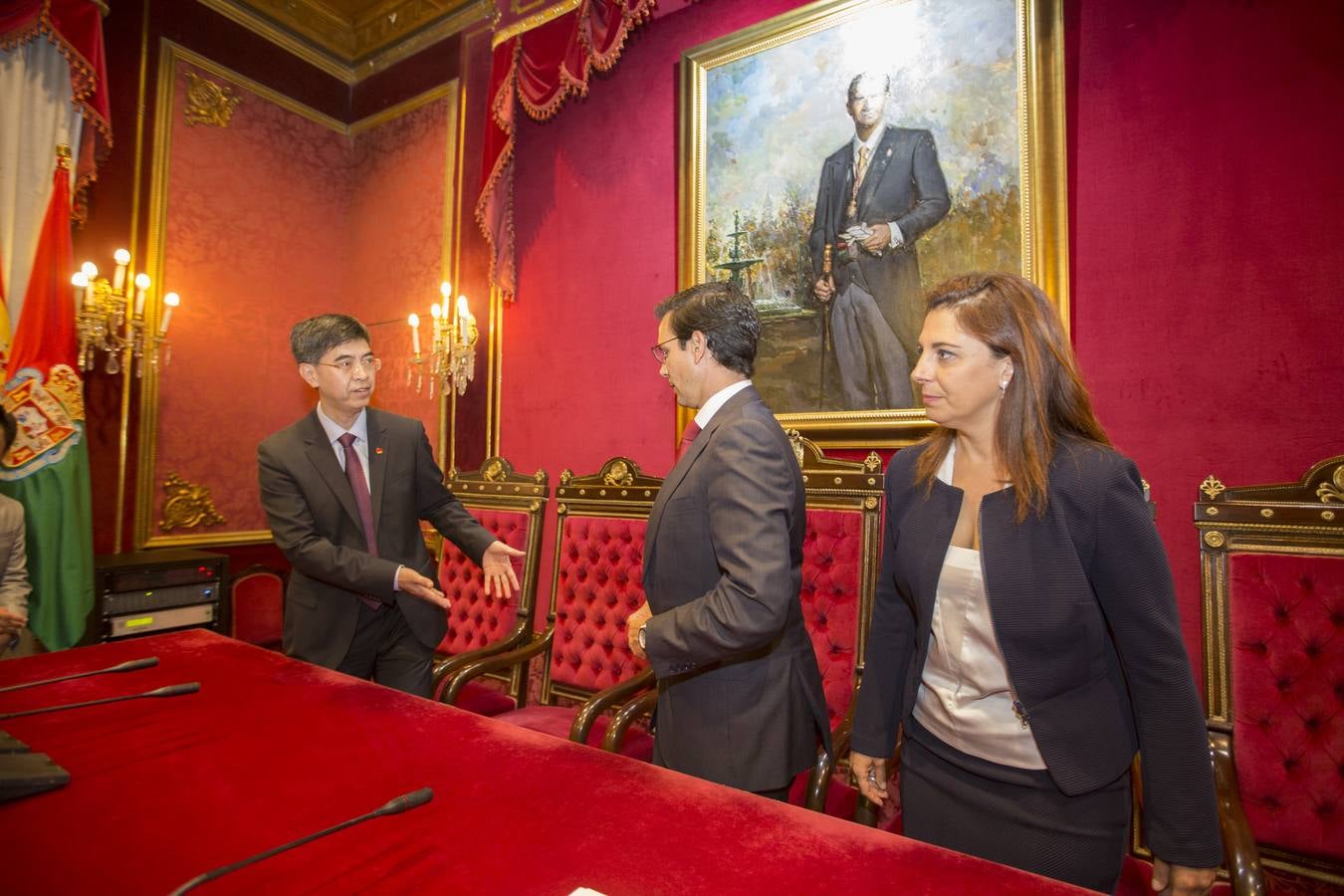 Mandatarios chinos visitan Granada