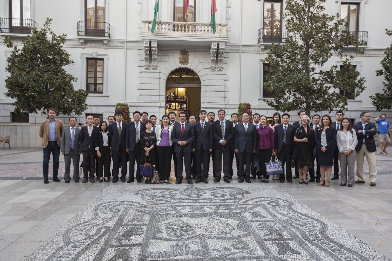 Mandatarios chinos visitan Granada