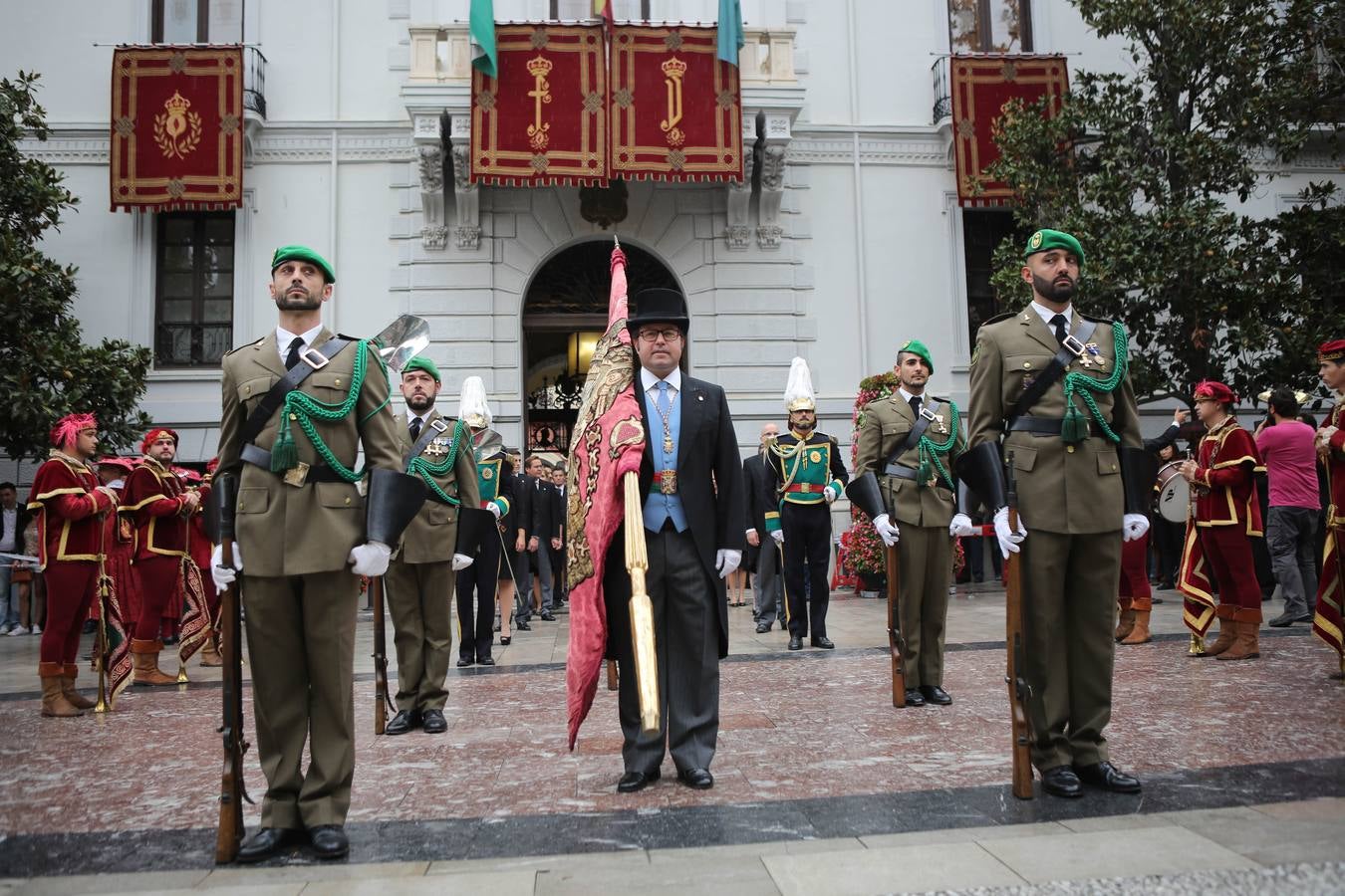 Granada celebra el día de la Fiesta Nacional de España