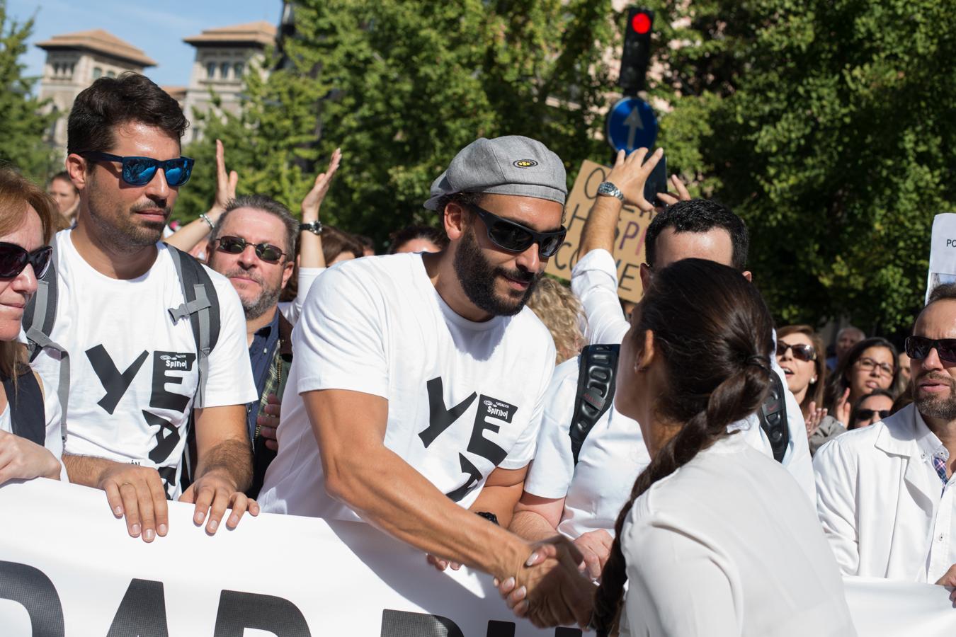 Granada se echa a la calle contra la fusión hospitalaria