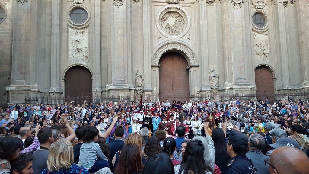 Desfile de moros y cristianos por las calles de Granada